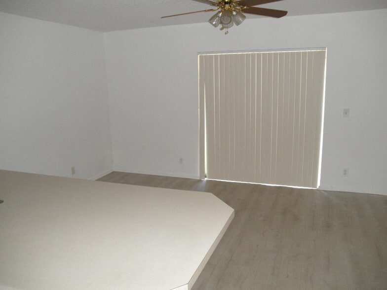 Building Photo - 798 Summit Lake Dr