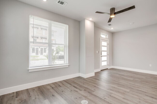 Building Photo - 3146 Forest Park Blvd