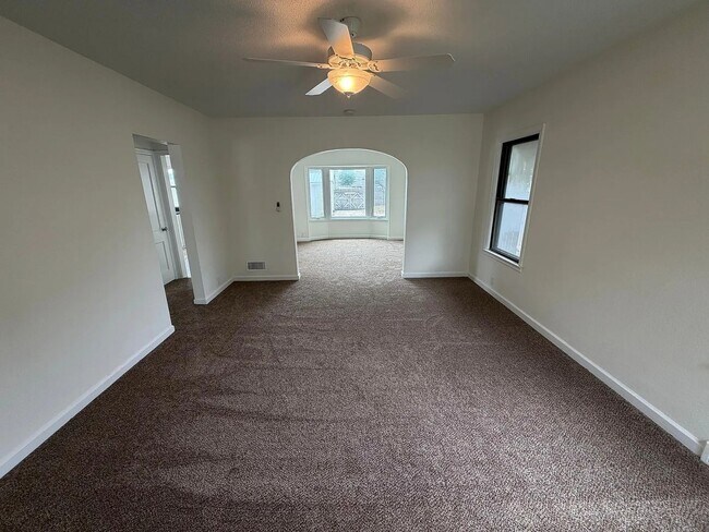 Building Photo - 3131 Ave A