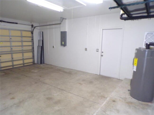 Building Photo - 385 Sunflower St