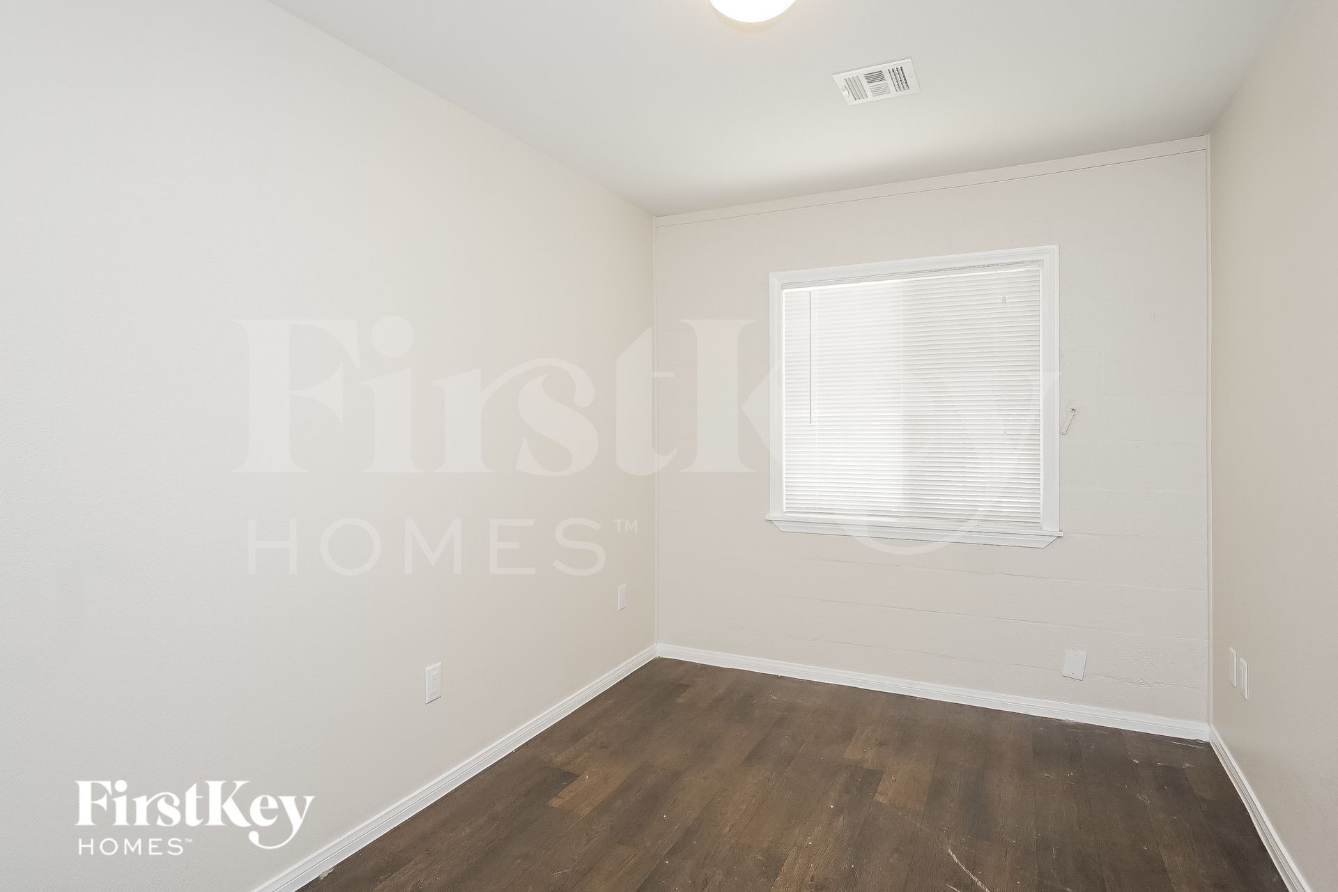 Building Photo - 2128 Carver Ave