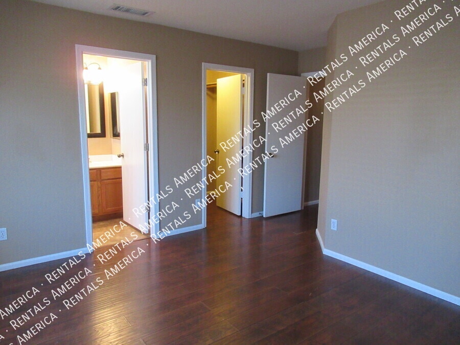 Building Photo - 3142 W Foothill Dr