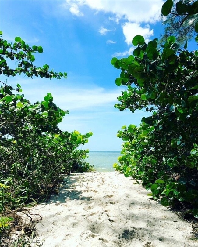 Building Photo - 975 9th Ave S