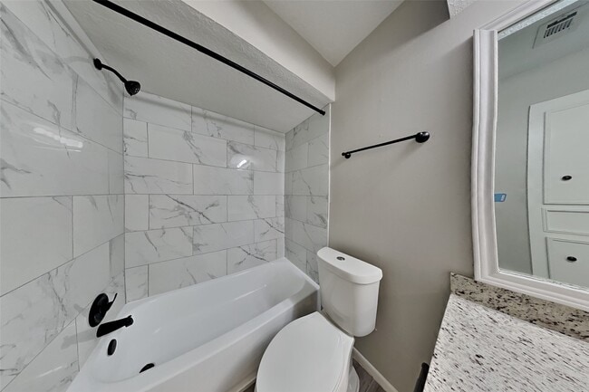 Building Photo - 22135 N Fork Dr