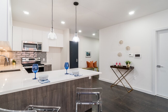 Building Photo - 6122 HUDSON Ave