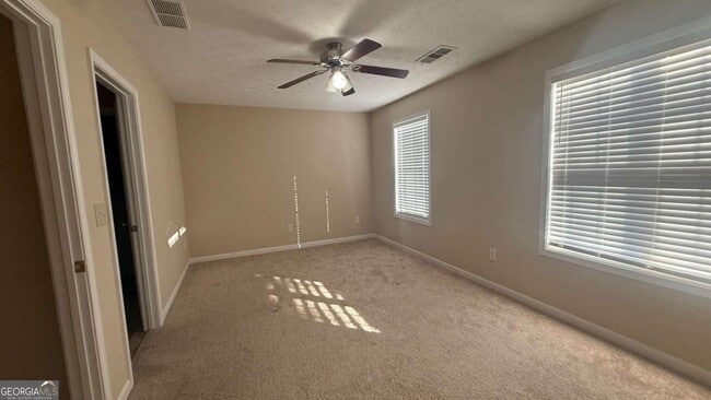 Building Photo - 5025 Village Run Dr