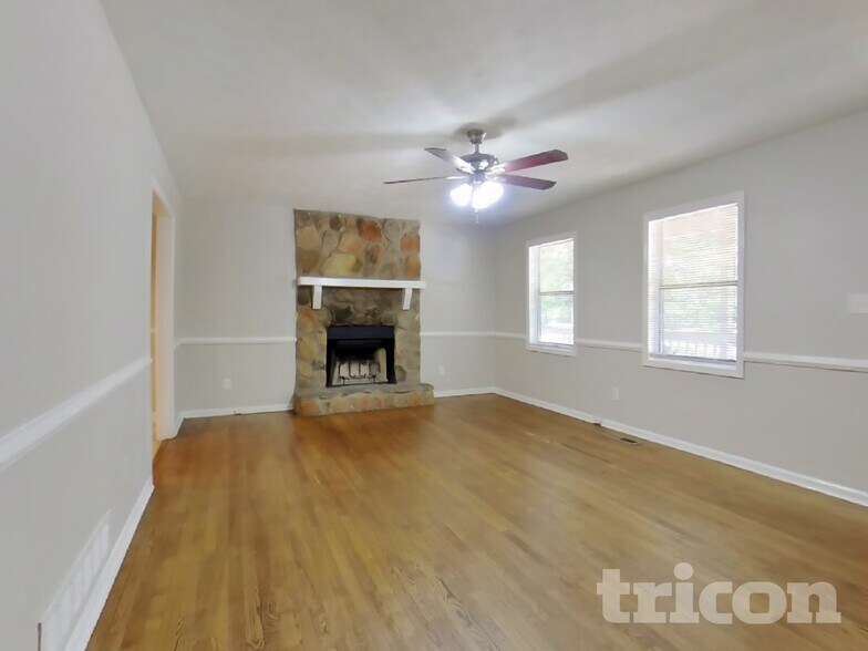 Building Photo - 4021 Wylie Ln