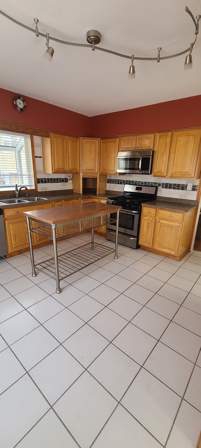 Building Photo - 42527 N Forest Ln