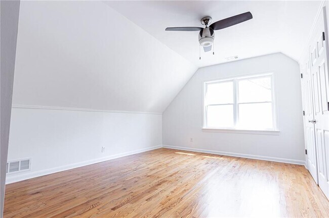 Building Photo - 2373 Ewing Dr NE