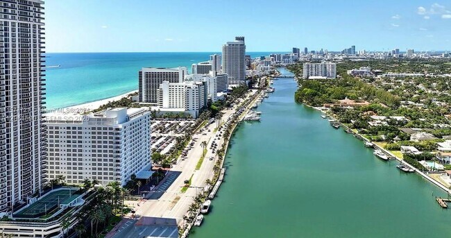 Building Photo - 4747 Collins Ave