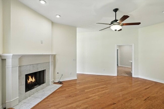 Building Photo - 213 Cambridge Dr