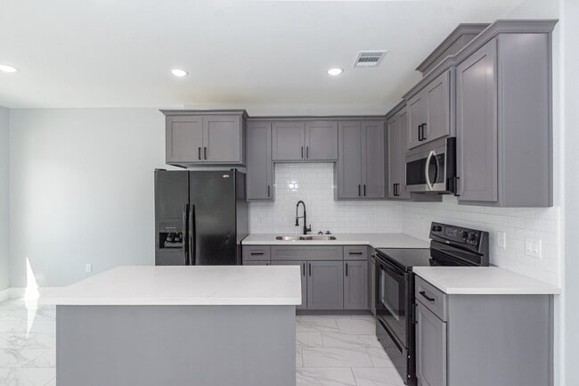 Building Photo - 6513 Avenue B