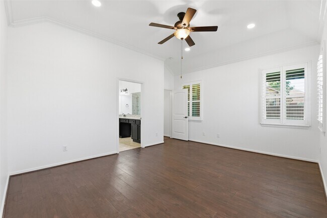 Building Photo - 212 Fallow Buck Ct