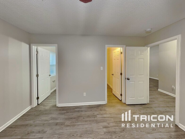 Building Photo - 8004 Seattle Slew Ct