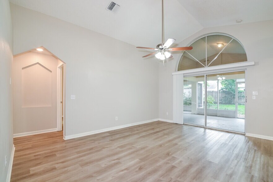 Building Photo - 1023 Moccasin Run Rd