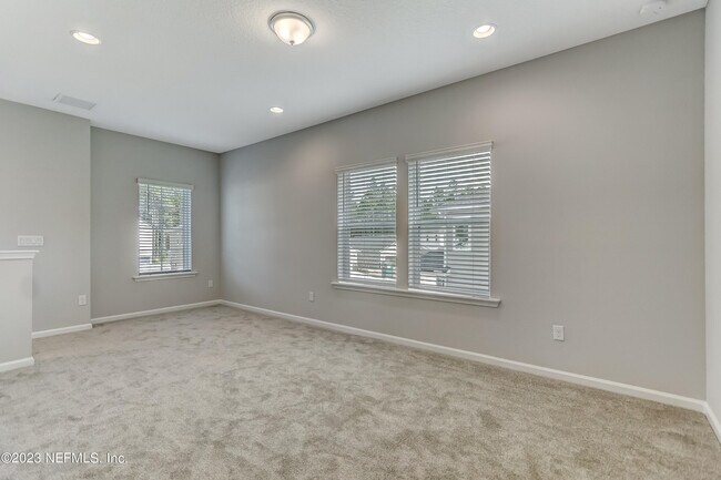 Building Photo - 278 Holly Forest Dr
