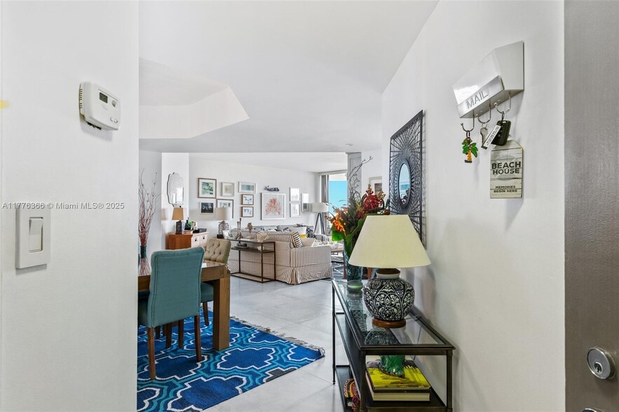 Building Photo - 3598 Yacht Club Dr