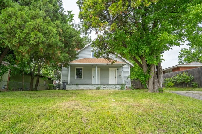 Building Photo - 112 N Delaware Pl