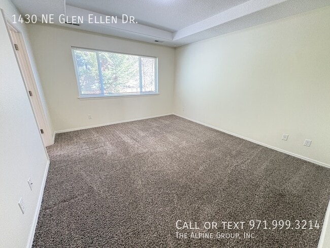 Building Photo - 1430 NE Glen Ellen Dr