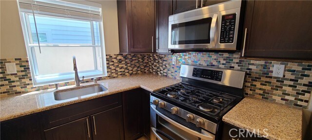 Building Photo - 709 Oceanhill Dr