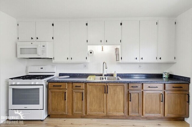 Building Photo - Charming 2Bdm 1Ba Home in Excellent Imperial Beach Location!