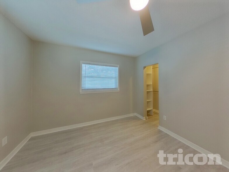 Building Photo - 2317 13th Ave SW