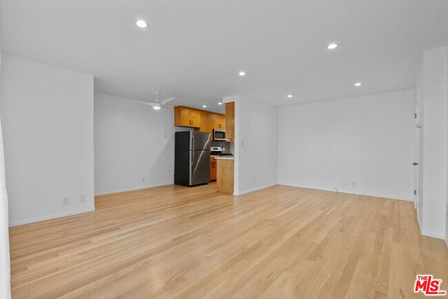 Building Photo - 5468 Blackwelder St