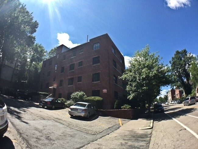 Building Photo - 648 Washington St