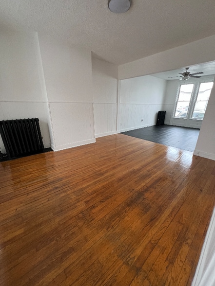 Building Photo - 194 Main St