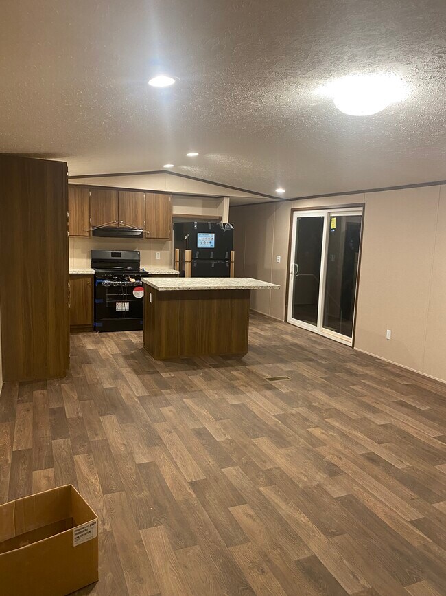 Building Photo - 339 Water Brook Dr