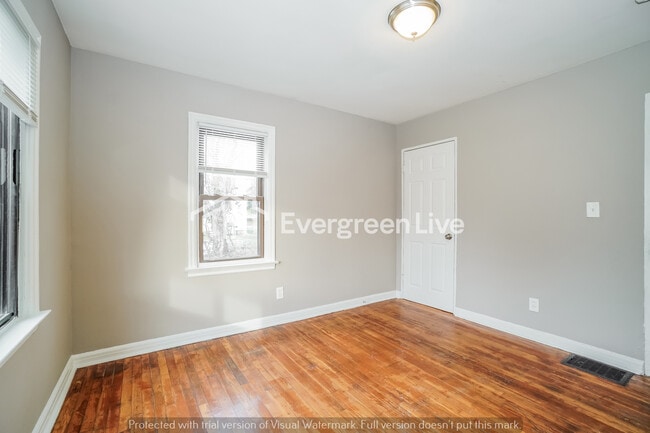 Building Photo - 2175 Delavan Dr