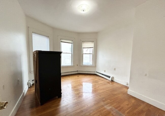 Building Photo - 96 E Cottage St