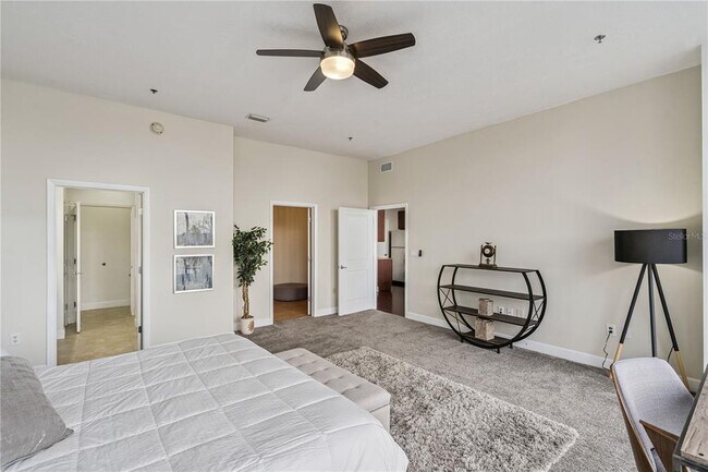 Building Photo - 151 E Washington St