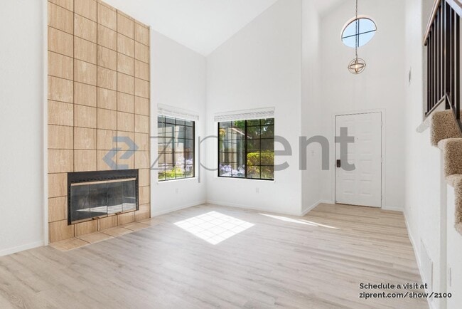 Building Photo - 5429 Cabrillo Sur