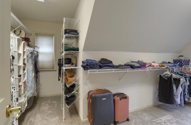 Building Photo - Luxury 5-Bedroom Home for Rent – $4,500/Month + Utilities