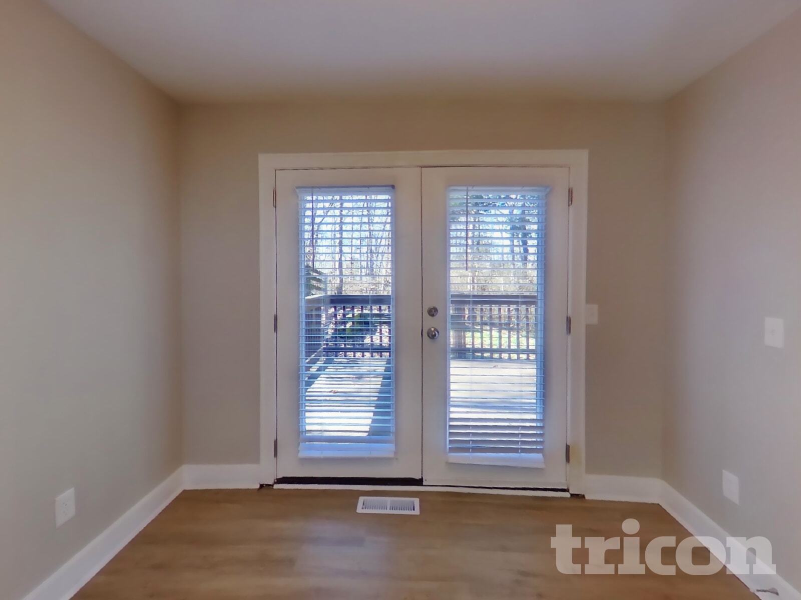 Building Photo - 2405 Ravine Dr