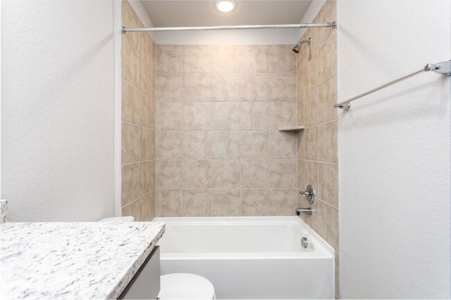 Building Photo - NW San Antonio Townhome in Hunters Ranch