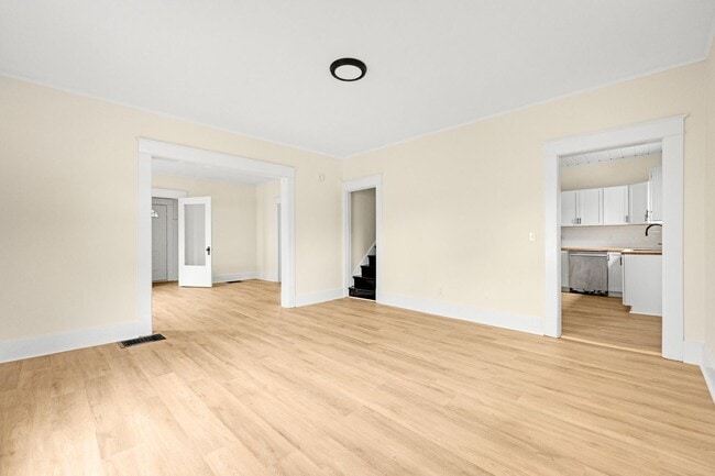 Building Photo - 3 bedroom house in Kendallville! CHRISTMAS SPECIAL!!