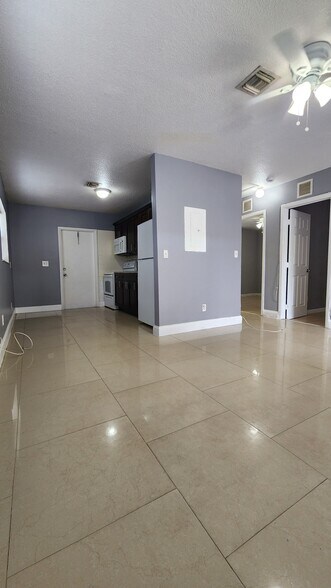Primary Photo - 2221 NW 4th Ct
