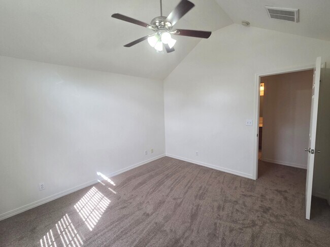 Building Photo - 848 S Jester Ave