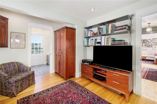 Building Photo - 68 Sachuest Way