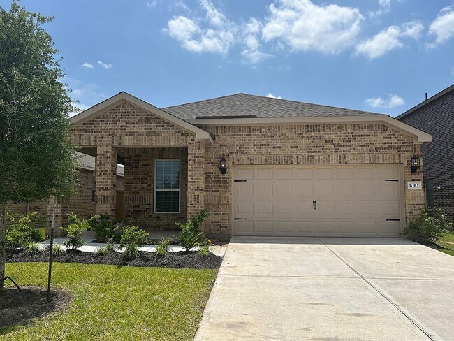 Primary Photo - 1010 Whispering Winds Dr