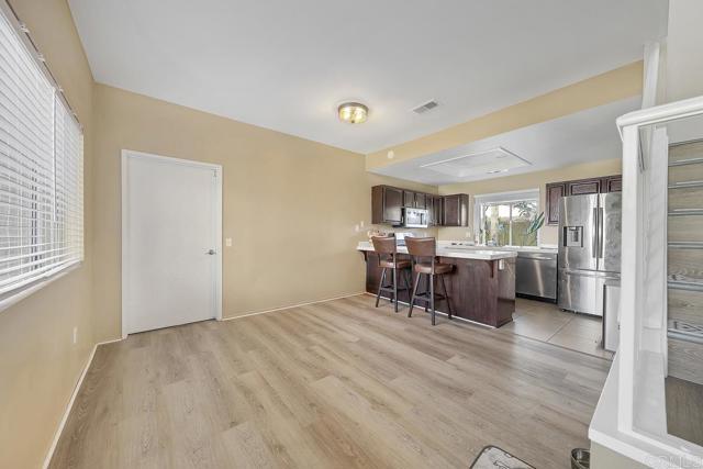 Building Photo - 1390 Palomar Pl
