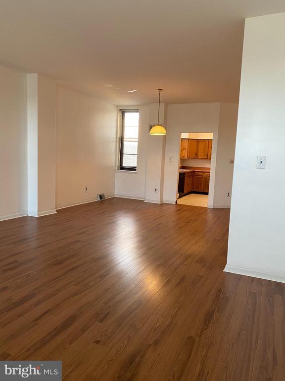 Building Photo - 1703 W Diamond St