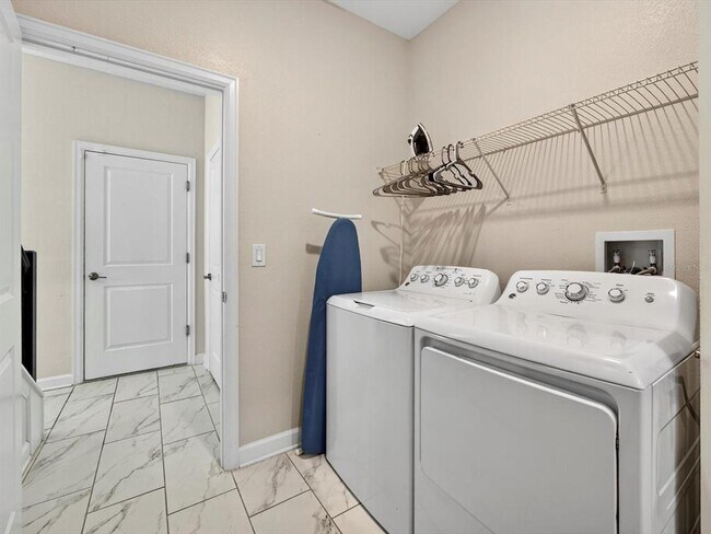 Building Photo - 620 Sticks St