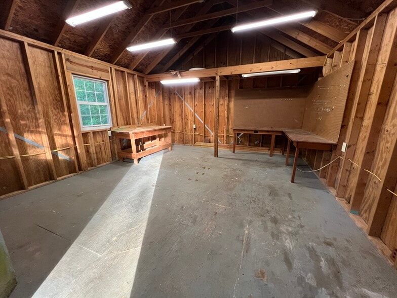 Building Photo - 509 Maverick Rd