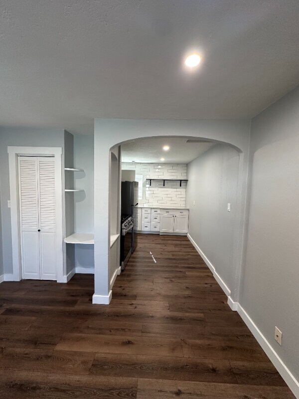 Building Photo - 2001 Biehn St