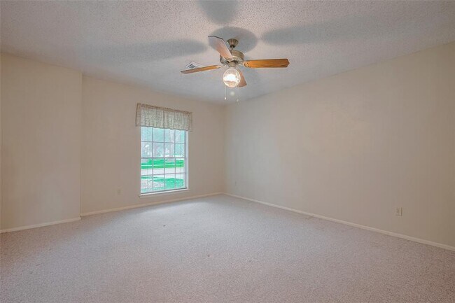 Building Photo - 15222 Torry Pines Rd