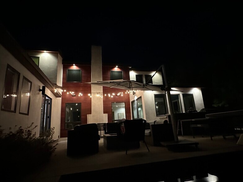 Building Photo - 4312 Mentone Ave