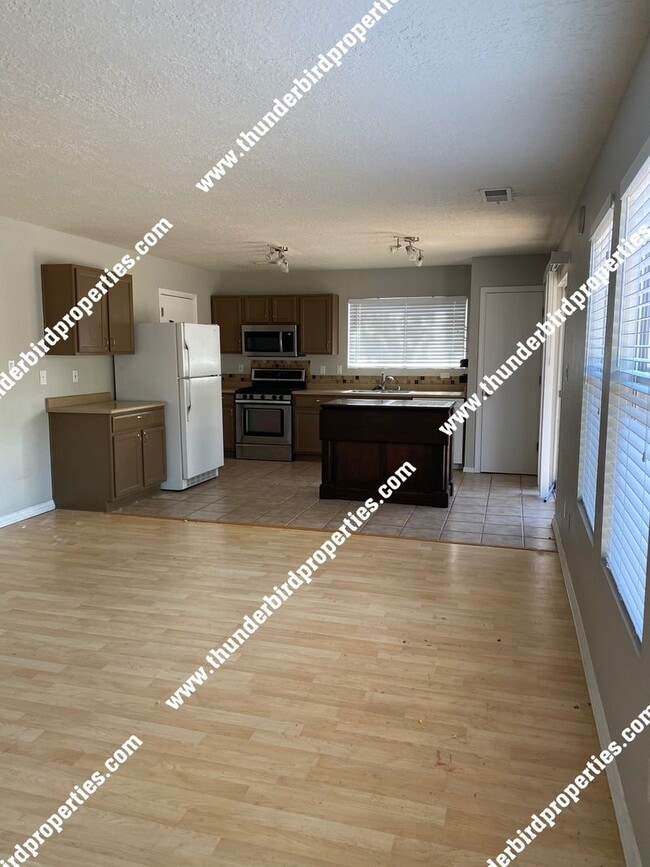 Building Photo - 6505 Sonrisa Pl NE